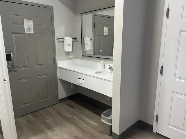غرفة قياسية بسرير كينج، Baymont By Wyndham Lakeland 3/3