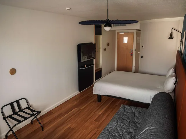 غرفة بسرير مزدوج مع أريكة، Ibis Bayeux Port En Bessin 8/8