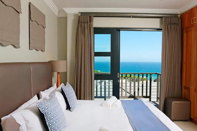 2 Bedrooms, Beach Villa, Double and Twin Beds، Brenton Haven 1/2