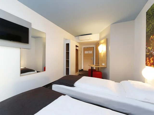 غرفة بسريرين منفصلين، B&B Hotel Berlin-Tiergarten 2/6