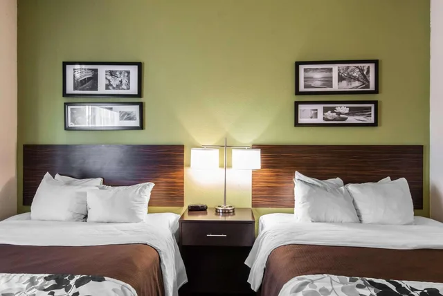 غرفة بسريرين كوين للمدخنين، Sleep Inn Saint Charles North 2/8