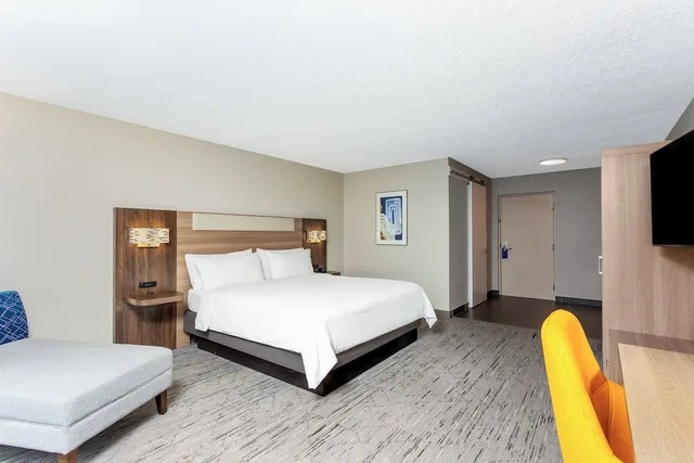 Standard, Queen Bed, Accessible, Holiday Inn Express Hotel And Suites Florida City Gateway To Keys 7/9