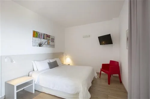 Room, Double or Twin Bed, Lateral Side Sea View، Harmony Bay 1/2