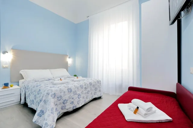 غرفة عائلية ثلاثية بسرير بطابقين وسرير كوين، B&B Domus Domas 7/8