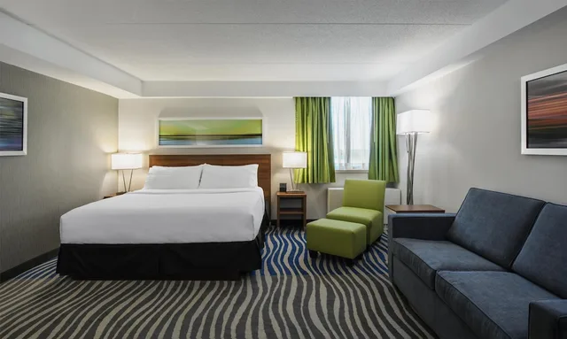 Standard, King Bed, Sofa, Pet Friendly, Corner, Birchwood Inn, BW Premier Collection 2/2