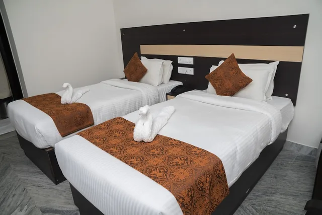 Deluxe, Double Bed, Hotel Royal Dezire 6/7