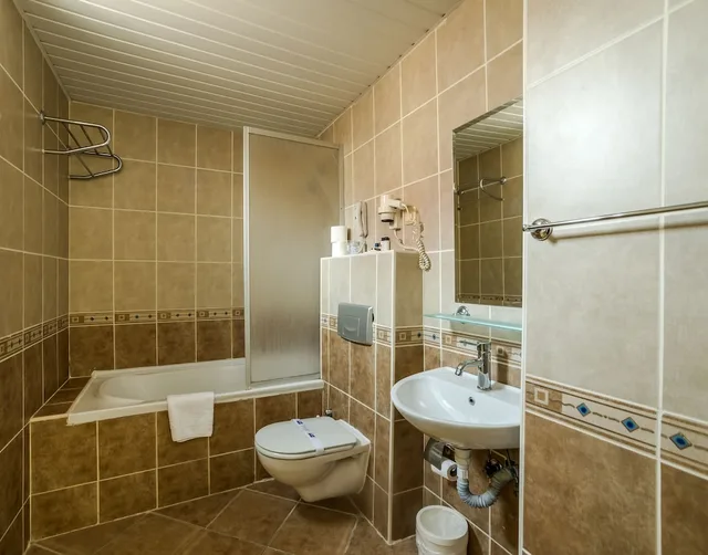 غرفة ثلاثية، Hotel Santamarina 4/4