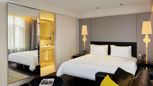 غرفة تنفيذية بسرير كينج مع أريكة، Park Plaza Victoria Amsterdam Hotel 1/3