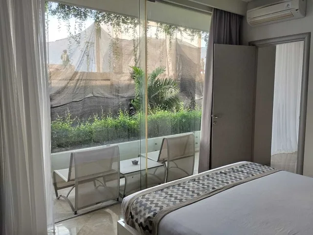 1.5 Bedrooms, 1 Double and 1 Single Bed, Side Ocean View، The Double View Mansions Bali 4/6