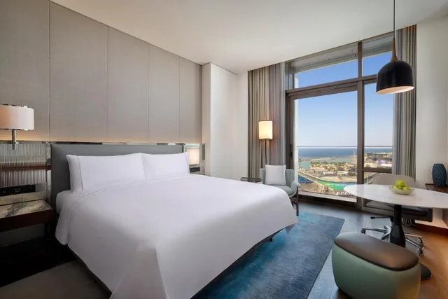 Deluxe, Twin Beds, Side Sea View، شانغريلا جدة(Shangri-La Jeddah) 2/4