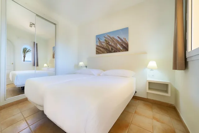 شقة بأربعة أسرّة بإطلالة على المسبح بشرفة بغرفتي نوم مع أريكة، Servatur Monte Feliz powered by Playitas 5/10