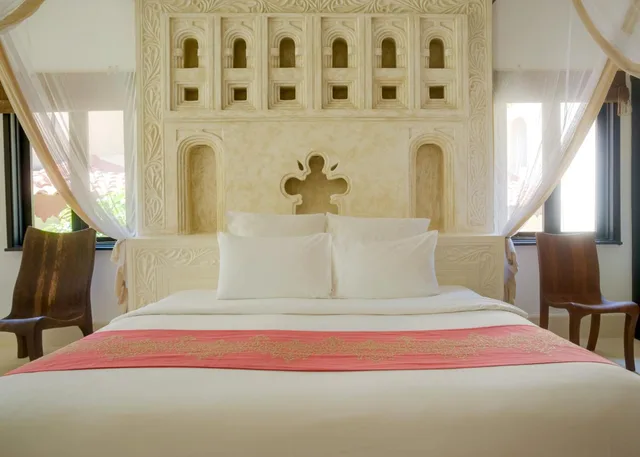 جناح تنفيذي، SWAHILI BEACH 9/10