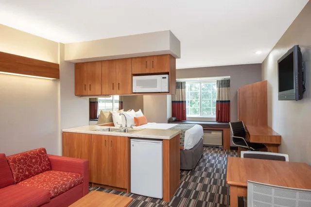 جناح استوديو بسرير كوين، Microtel Inn Suites By Wyndham Springfield 4/10