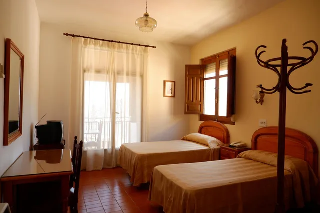 غرفة بسرير مزدوج بشرفة، Central Hotel 3/8
