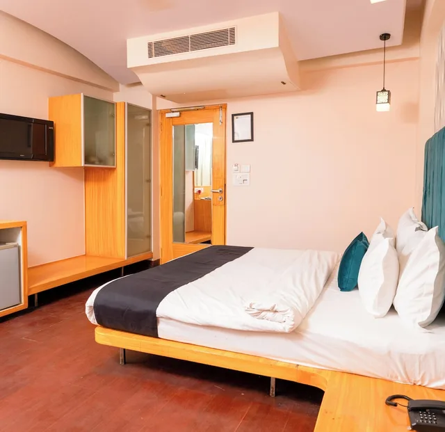 Super, Deluxe, Double Bed، OYO 9542 the Blue Heaven Banipark 1/10