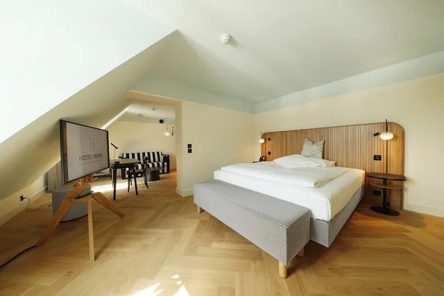 شقة بسرير مزدوج مع أريكة بمطبخ صغير، Best Western Plus Hotel Bern 1/2