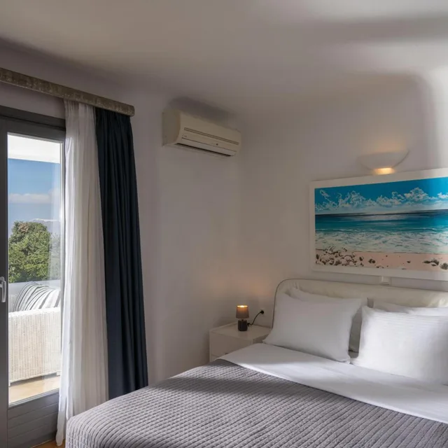 Serenity, Garden, Villa, Caldera View, Private Garden, Hot Tub، Santorini Princess Presidential Suites 7/10