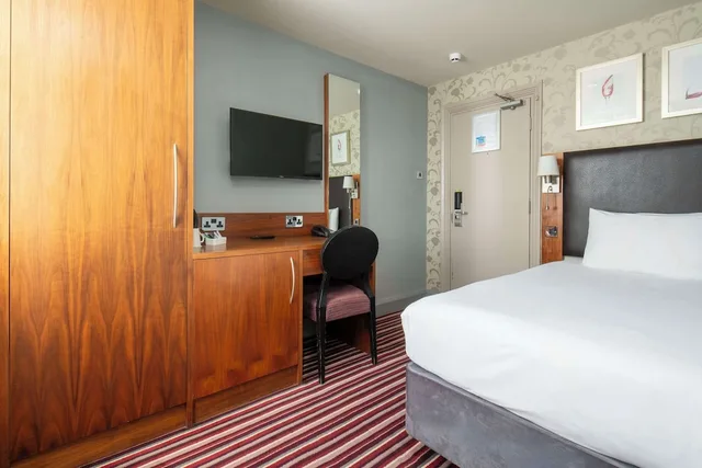 غرفة قياسية صغيرة بسرير مزدوج، London Croydon Aerodrome Hotel by Sunday 1/5