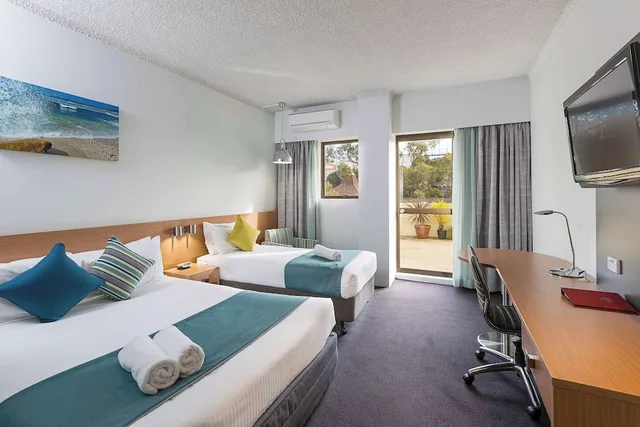 غرفة قياسية بشرفة، METRO HOTEL MIRANDA 4/10