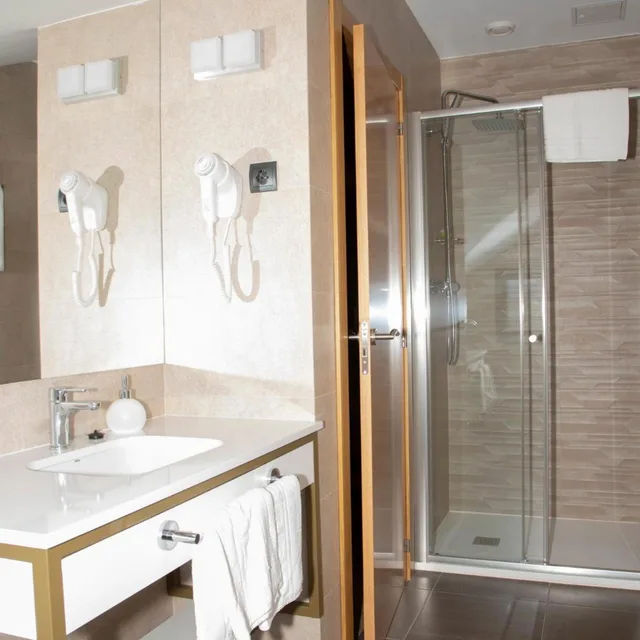 غرفة بسريرين منفصلين، Hotel Mercedes 7/10