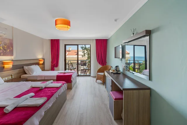 غرفة قياسية ثلاثية بإطلالة على البحر، Eden Pyara Hotel Turunc 1/10
