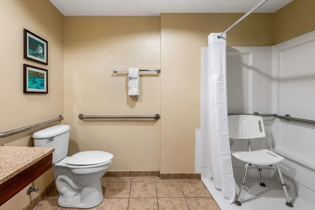 جناح بسريرين كوين مع أريكة لذوي الإعاقة، Sleep Inn Suites Wildwood the Villages 7/8