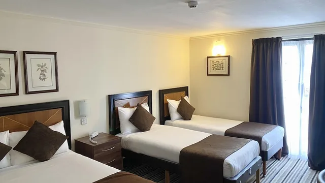 غرفة عائلية، Europa Gatwick Hotel 4/10