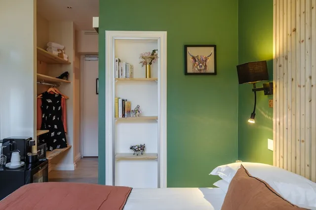 غرفة كلاسيكية بسرير كوين بإطلالة على المدينة، Hotel Madame 10/10