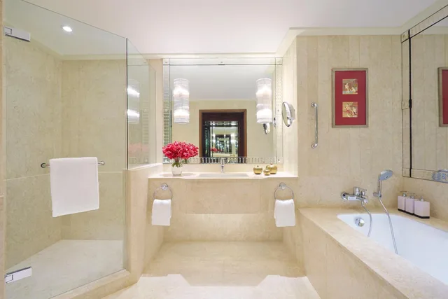 Kasara, Anantara Siam Bangkok Hotel 2/2