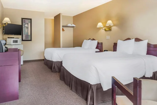 غرفة سوبيريور بسريرين مزدوجين، Rodeway Inn Gaspe 5/9