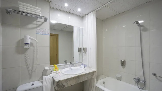 غرفة رباعية بسرير مزدوج بشرفة مع أريكة، Marconfort Griego Hotel Ex Griego Mar 7/7