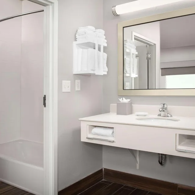 استوديو بسرير كينج مع أريكة لذوي الإعاقة، Hampton Inn & Suites Portland/Hillsboro-Evergreen Park 2/2
