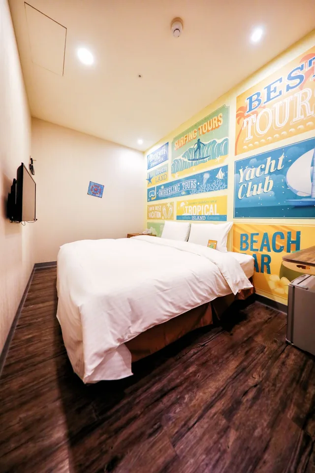Standard, Double Bed, No Window، Skyone Hotel 2/5