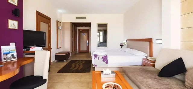 غرفة سوبيريور بإطلالة على المسبح، Barcelo Tiran Sharm 2/3