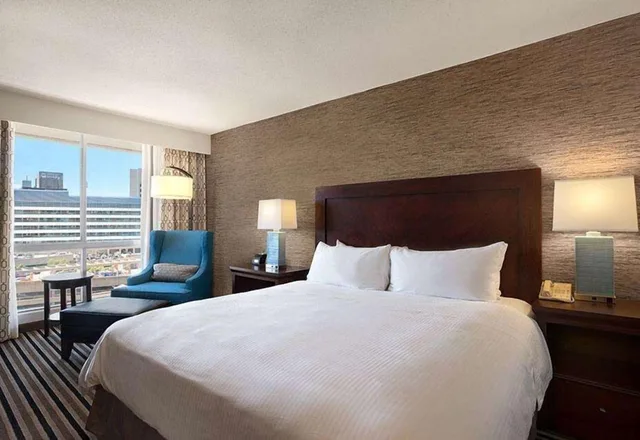 غرفة ركنية بسرير كينج، Wyndham Boston Beacon Hill 1/3