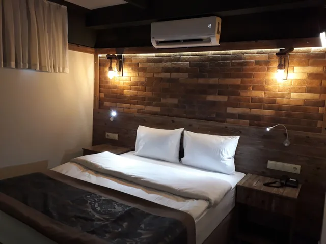 Deluxe, Queen Bed, The Sarigerme Inn 2/9
