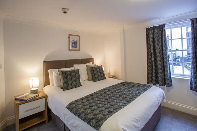 غرفة قياسية صغيرة بسرير كوين، The Buttery Guest House 1/6