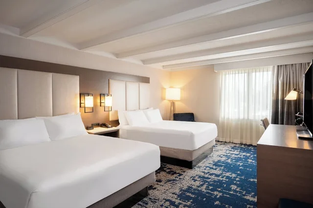 غرفة قياسية بسريرين كوين لذوي الإعاقة، Crowne Plaza Albany The Desmond Hotel (ex The Desmond Hotel Albany) 3/6