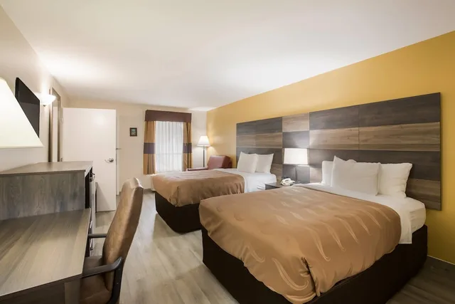 غرفة قياسية بسريرين مزدوجين، Quality Inn & Suites Greensboro near Lake Oconee 4/10