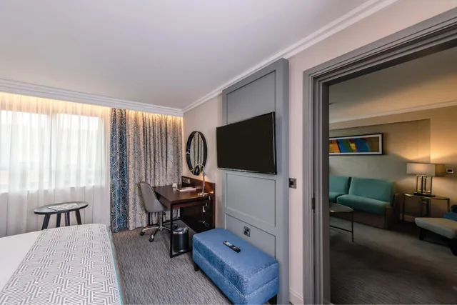 1 Bedroom, Suite, King Bed, Crowne Plaza Belfast 4/9