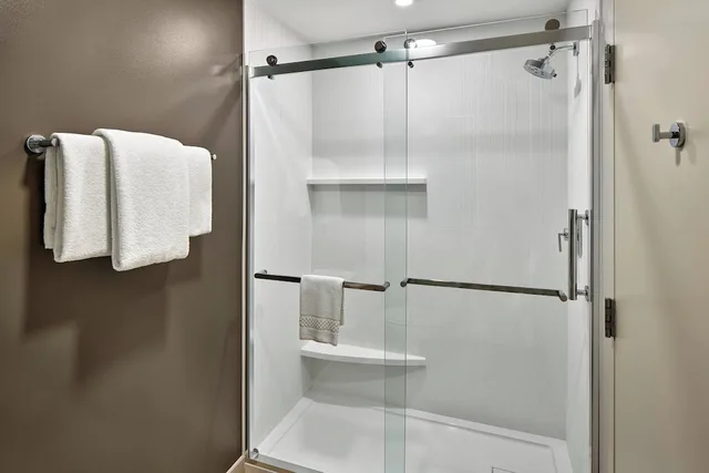Room, King Bed, Sofa, Courtyard by Marriott Philadelphia Langhorne 5/5