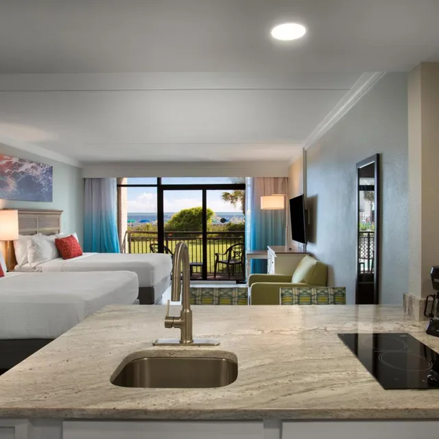 Efficiency, Ocean Front, Grande Cayman Resort 3/6