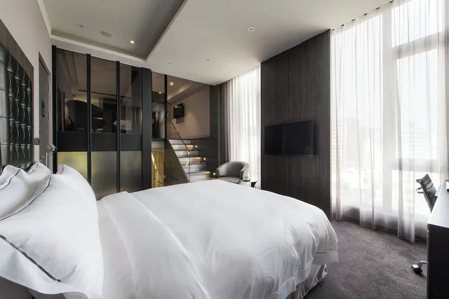Loft, Family, King Bed, Starhaus Hotel 2/4