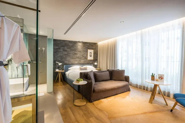 جناح ديلوكس بسرير كينج بشرفة، Ad Lib Hotel Bangkok 1/3
