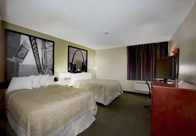 غرفة قياسية بسريرين كوين، Super 8 By Wyndham St Charles 4/7