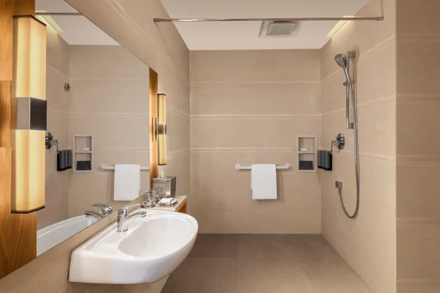 Premium, King Bed, Courtyard Tiruchirappalli 4/5