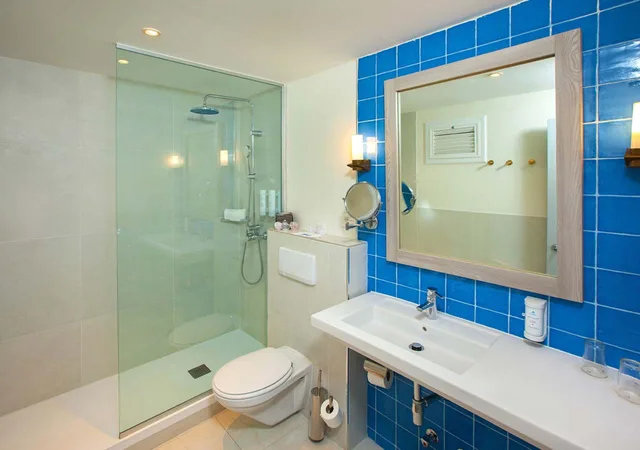 غرفة ديلوكس بسرير مزدوج أو سريرين منفصلين، Corallium Dunamar by Lopesan Hotels - Adults Only 2/2