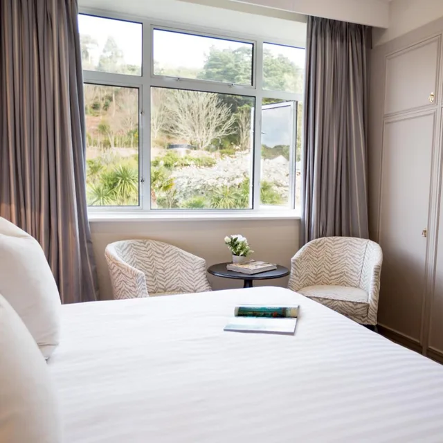 غرفة بسرير مزدوج أو سريرين منفصلين بإطلالة على الحديقة، St Brelades Bay Hotel 2/8