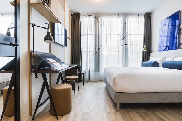 غرفة مريحة أساسية بسرير كينج، Le Grand Quartier 2/3