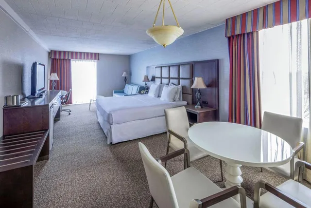 جناح جونيور بسرير كينج، Radisson Hotel Hauppauge-Long Island 4/7
